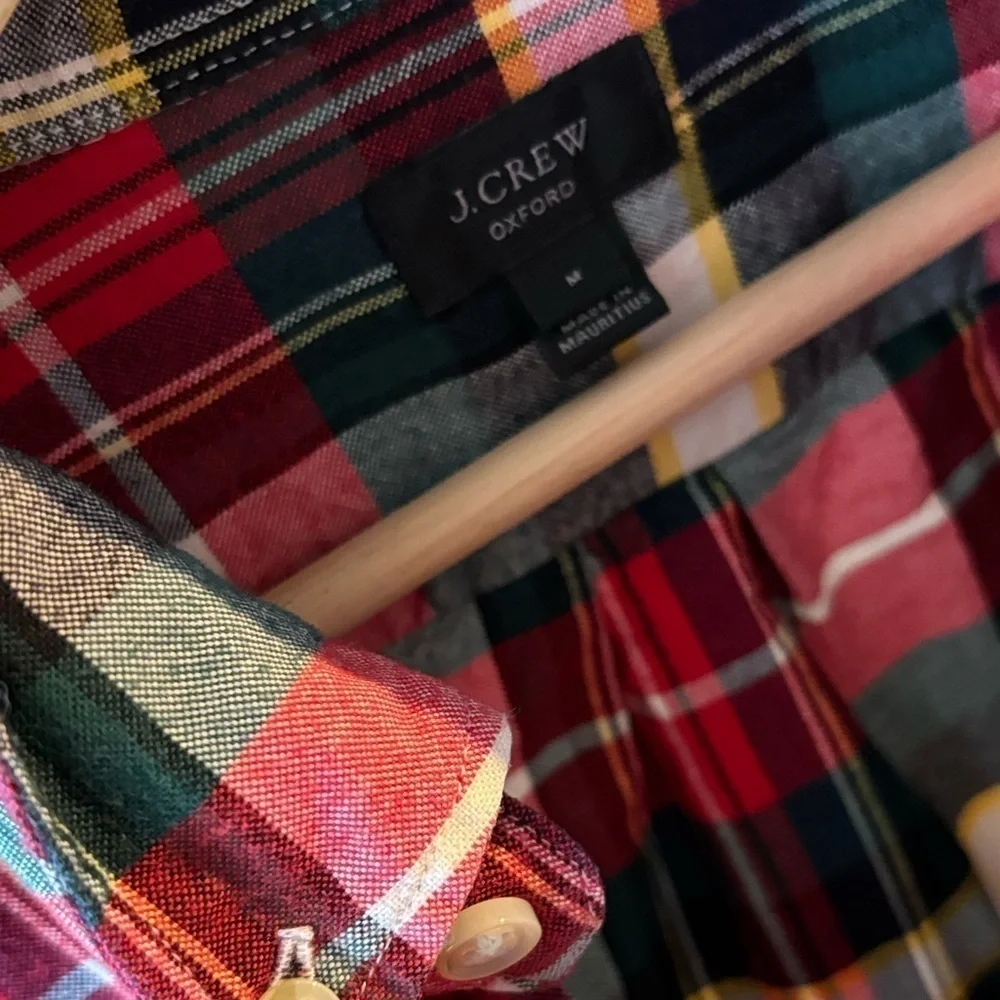 J. Crew Oxford‎ plaid men’s button down shirt. Size Medium